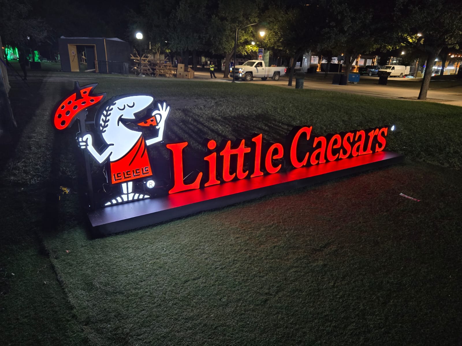 Letras 3D exteriores HA México instaladas por DSX en Monterrey