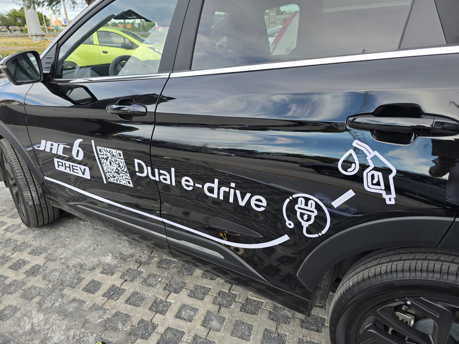 JAC Dual e-drive - Vinil aplicado realizado por DSX