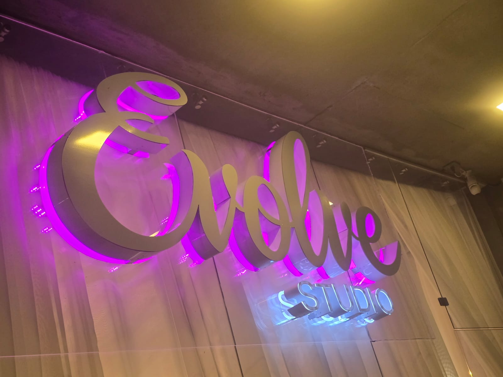 Anuncio luminoso Little Caesars producido e instalado por DSX