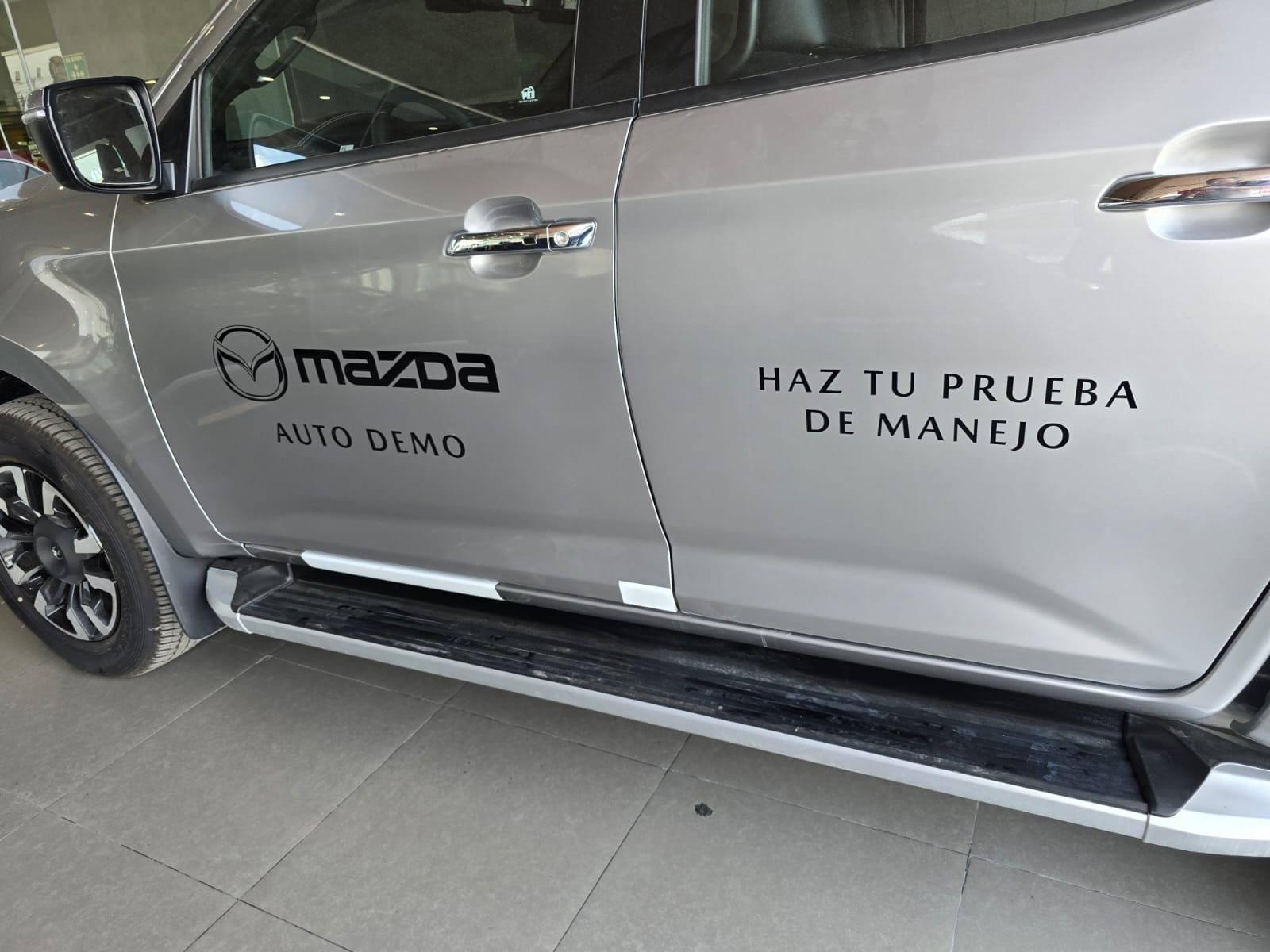 Rotulación de auto demo plata